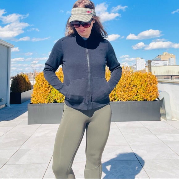 Nike Breathable Gender Neutral Zip Up Front Air Flow Jacket - Picture 14 of 15